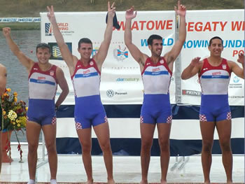 Zlatna medalja u četvercu bez kormilara na SP seniora do 23. godine u Poznanu 2004. Mario Vekić(Mladost), Hrvoje Marić, Frane Niseteo(oba Jadran) i Petar Lovrić(Mladost)